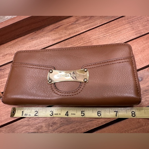 Michael Kors brown leather zippered wallet. Light use. - Picture 9 of 13